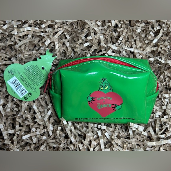 Makeup Revolution x The Grinch Mini
Cosmetics Bag - Picture 3 of 7